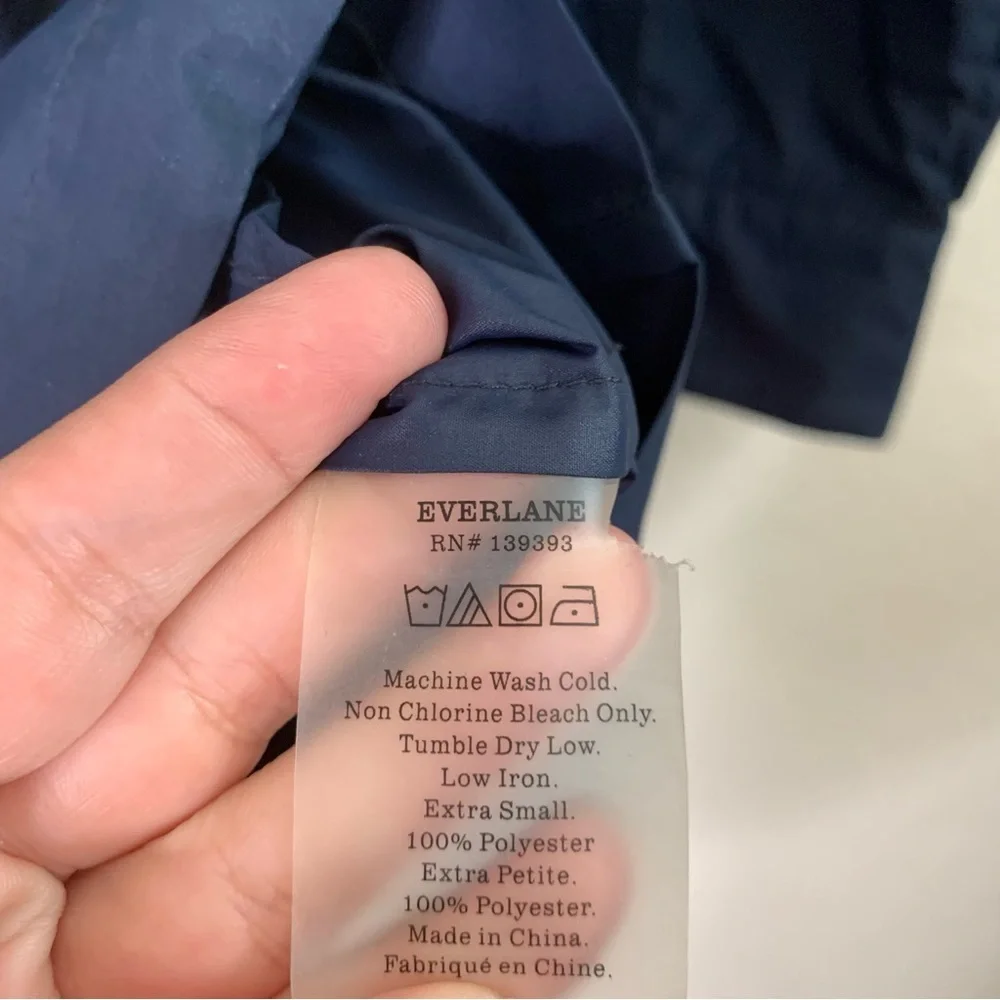 Everlane womens blue full zip hooded rain jacket XS